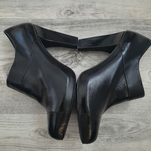 White House Black Market Booties - Picture 6 of 8